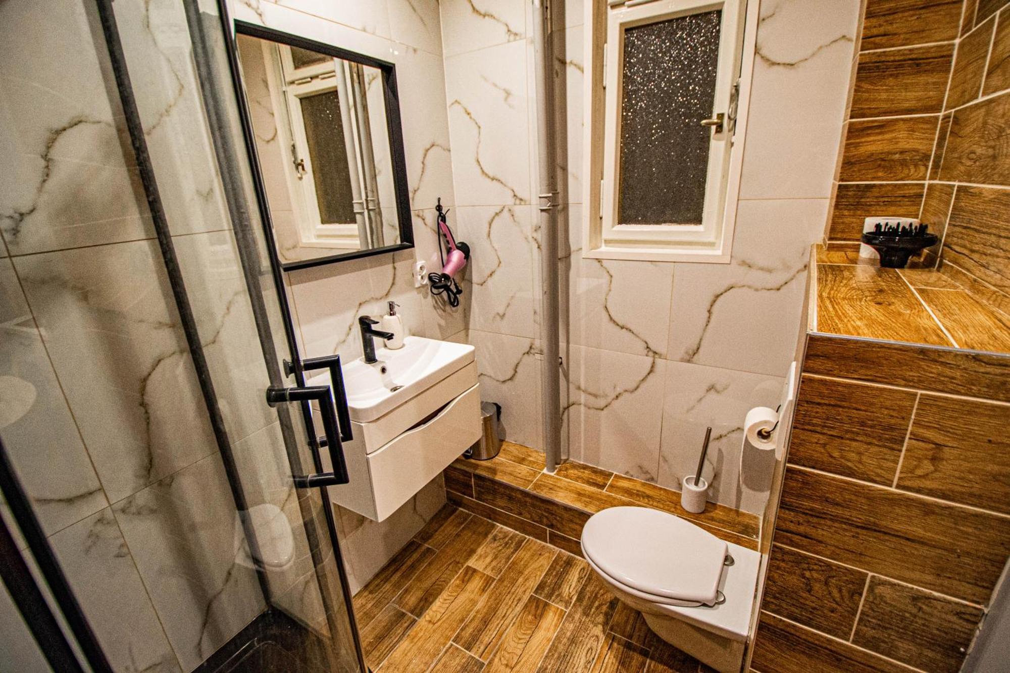 Cozy Studio In The Main City Center Прага Екстериор снимка