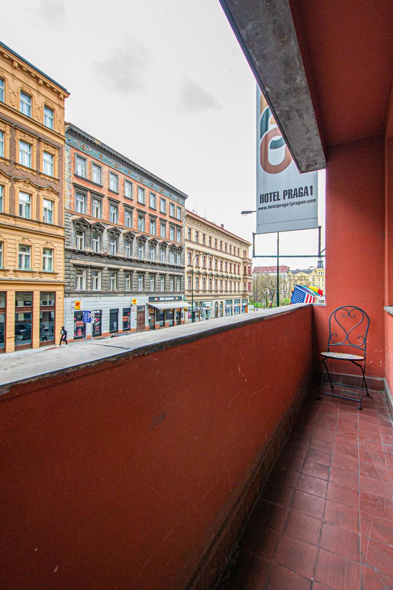 Cozy Studio In The Main City Center Прага Екстериор снимка